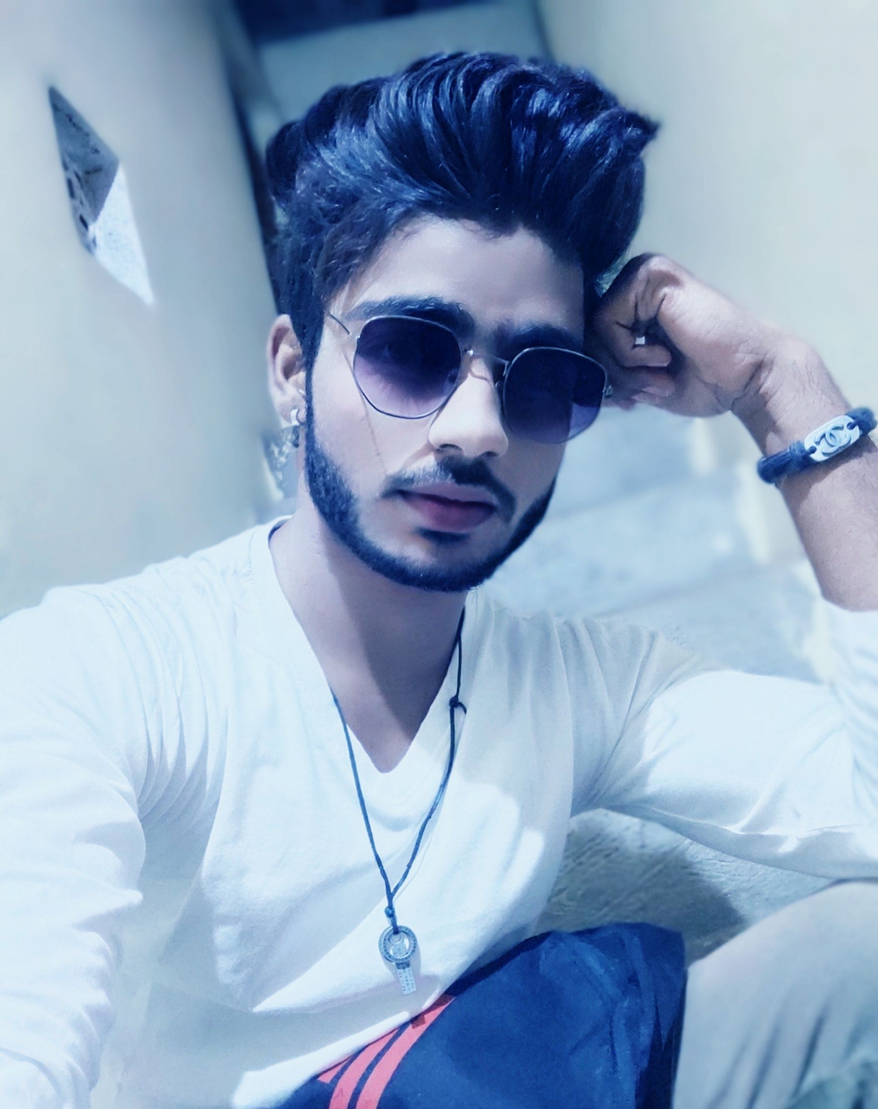 Vignesh R.
